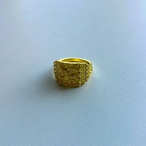 18. Eagle Ring Gold Colour - Size 8-9 Ish
